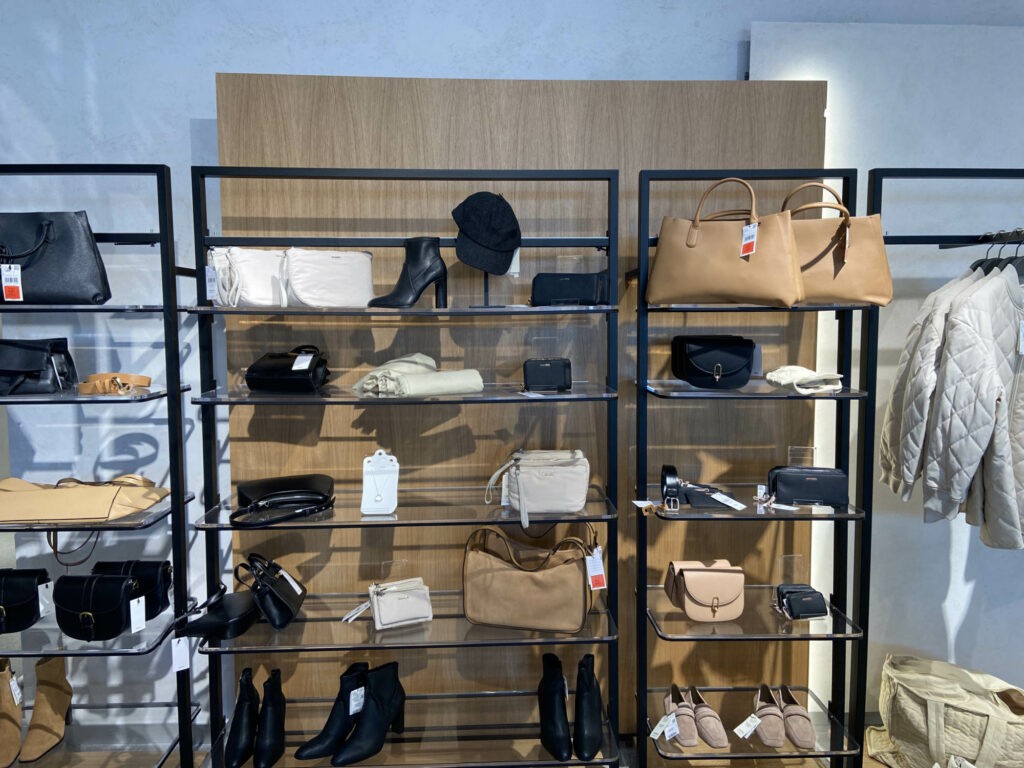 Rénovation magasins de prêt à porter Mango Bruay La Buissière l Graine d_espace(2) Rénovation magasins de prêt à porter Mango Bruay La Buissière l Graine d_espace(2)