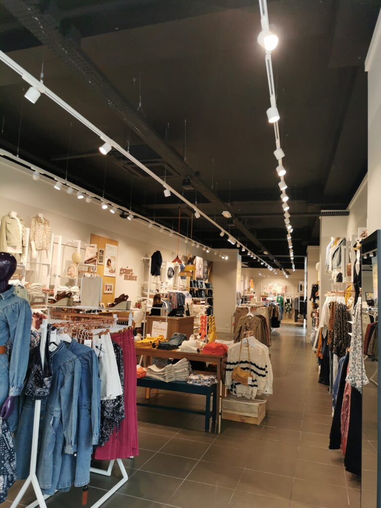 Conception et réalisation aménagement/ Graine d'espace / Grain de Malice Conception et réalisation aménagement/ Graine d'espace / Grain de Malice