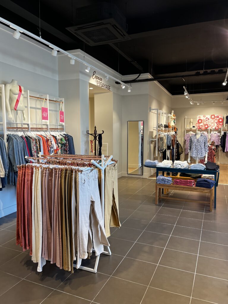 Conception et réalisation aménagement/ Graine d'espace / Grain de Malice Conception et réalisation aménagement/ Graine d'espace / Grain de Malice