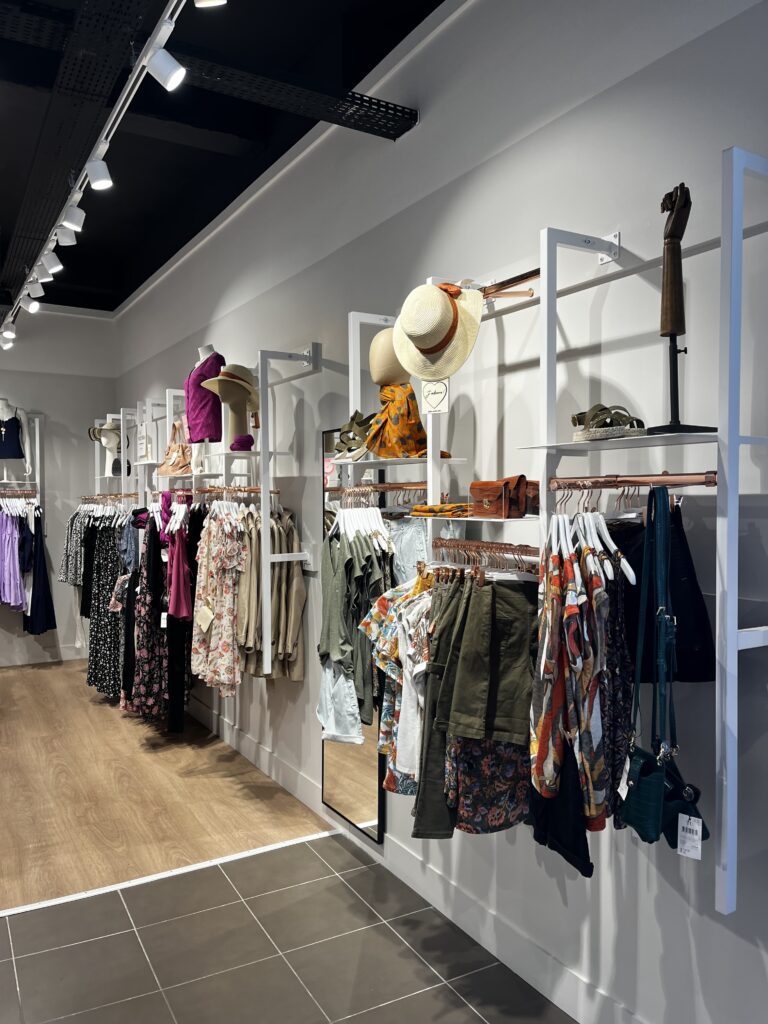 Conception et réalisation aménagement/ Graine d'espace / Grain de Malice Conception et réalisation aménagement/ Graine d'espace / Grain de Malice