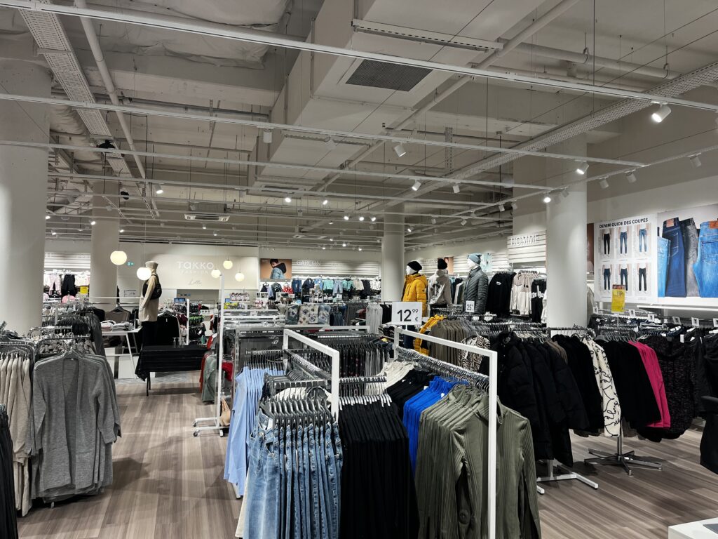 Contractant général / Graine d'espace / TAKKO FASHION Contractant général / Graine d'espace / TAKKO FASHION